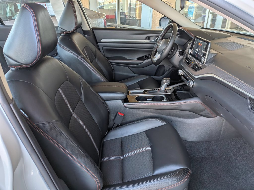 Used 2025 Nissan Altima 2.5 SR FWD image 30