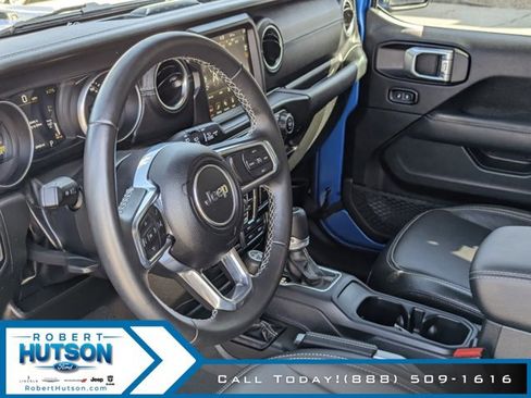 Used 2022 Jeep Wrangler Unlimited Sahara image 13