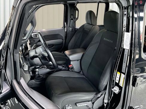 Used 2020 Jeep Wrangler Unlimited Sahara w/ Dual Top Group image 21