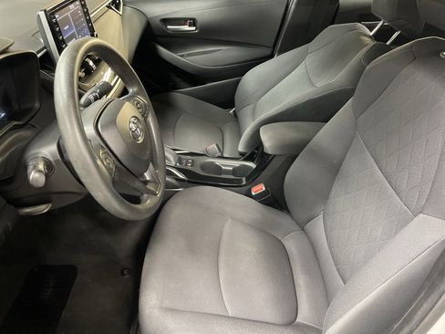 Used 2021 Toyota Corolla LE image 16
