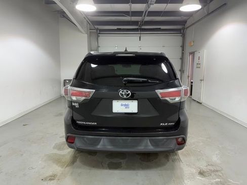 Used 2016 Toyota Highlander XLE image 5