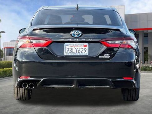 Used 2022 Toyota Camry SE image 5