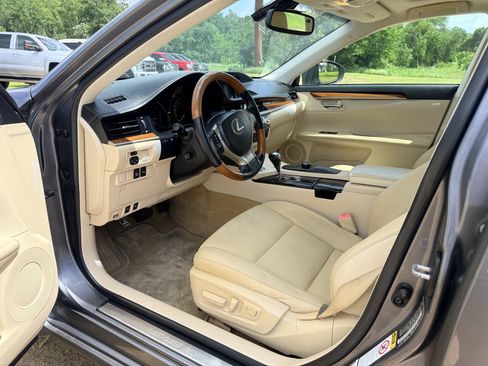 Used 2013 Lexus ES 300h w/ Premium Pkg FWD image 12