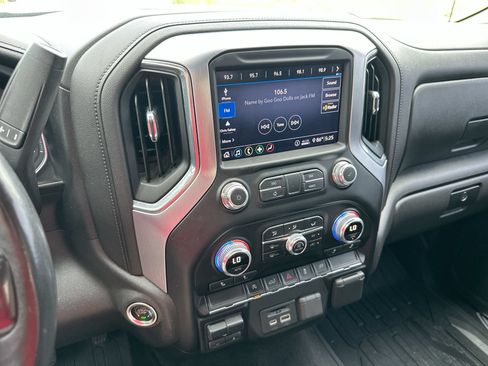 Used 2020 GMC Sierra 1500 SLT AWD/4WD image 16