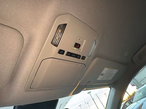 Used 2024 Toyota Highlander LE image 26