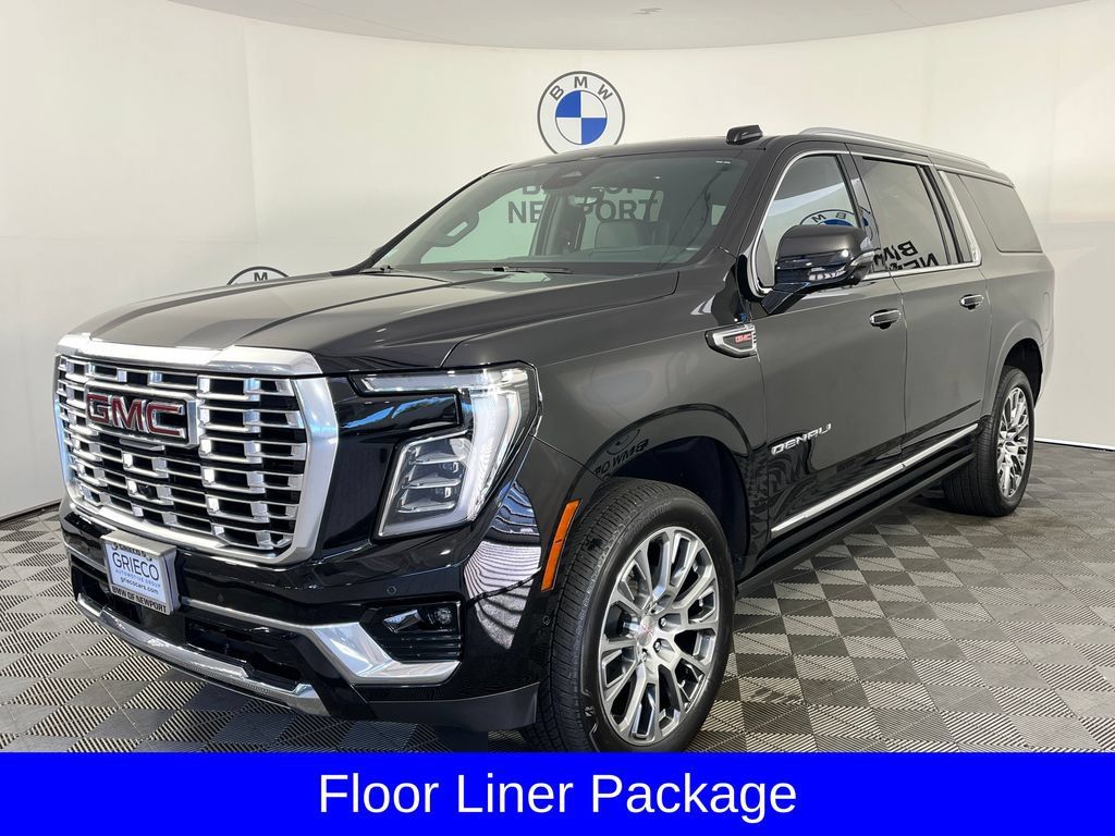 Used 2025 GMC Yukon XL Denali w/ Denali Reserve Package AWD/4WD image 3