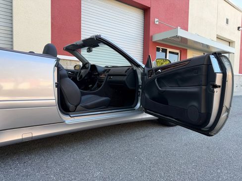 Used 2000 Mercedes-Benz CLK 320 Cabriolet image 22