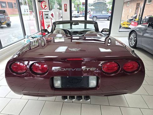 Used 2003 Chevrolet Corvette Convertible w/ Preferred Equipment Group1 RWD image 5
