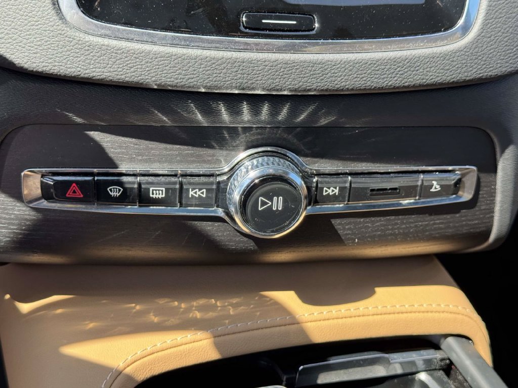 Certified 2024 Volvo XC90 B6 Ultimate AWD/4WD image 27