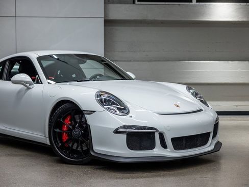 Used 2015 Porsche 911 GT3 w/ Carbon Interior Package image 13
