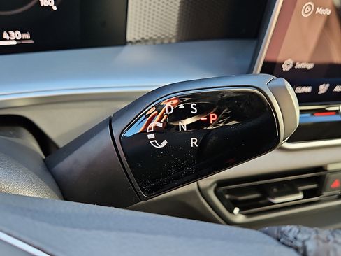 New 2026 Volkswagen Tiguan SE R-Line image 20