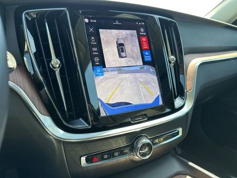 Certified 2025 Volvo V60 B5 Cross Country Plus AWD/4WD image 24