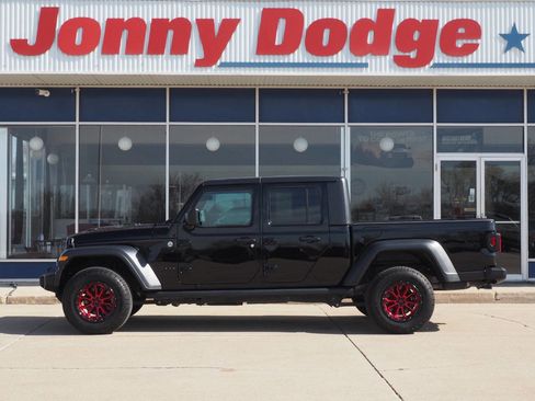 Used 2020 Jeep Gladiator Sport w/ Quick Order Package 24S image 2