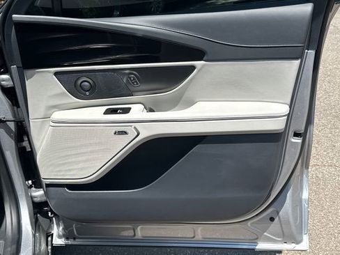 New 2026 Lincoln Nautilus Reserve AWD/4WD image 16