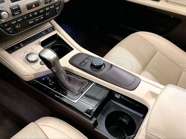 Used 2016 Lexus ES 350 w/ Premium Package w/Wood Trim FWD image 16