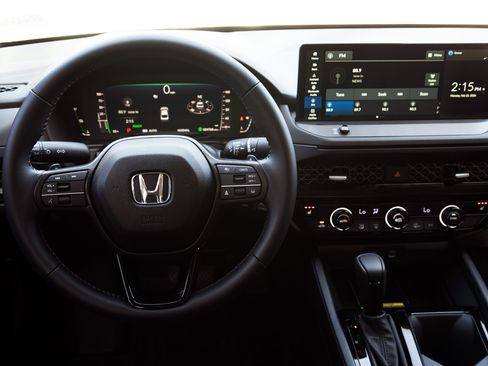 Used 2025 Honda Accord EX-L image 19