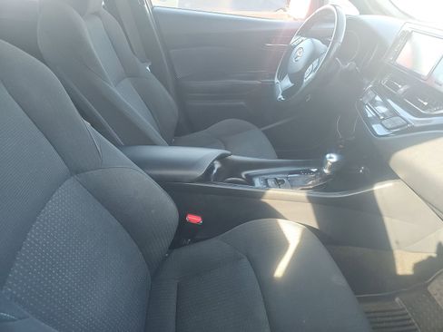 Used 2018 Toyota C-HR XLE image 13