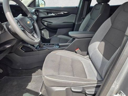 Used 2025 Chevrolet TrailBlazer LT FWD image 15