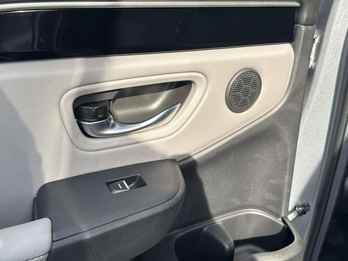 New 2025 Honda Pilot Touring image 17