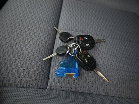 Used 2011 Ford F150 XLT w/ XLT Chrome Pkg image 52