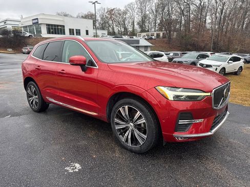 Certified 2023 Volvo XC60 B5 Plus image 9