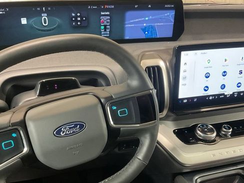 Used 2025 Ford Expedition Active RWD image 20