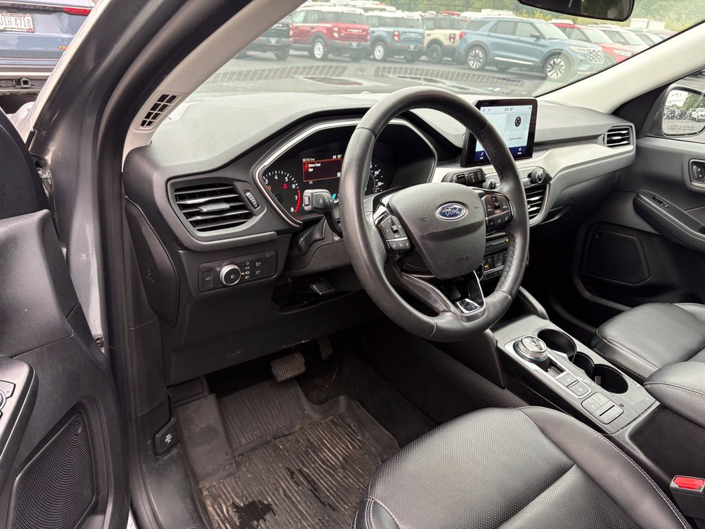 Used 2022 Ford Escape SEL w/ Class II Trailer Tow Package AWD/4WD image 7