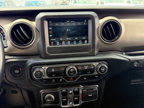 Used 2020 Jeep Gladiator Sport w/ Quick Order Package 24S AWD/4WD image 27
