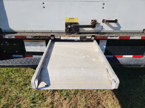 Used 2018 Ford E-350 and Econoline 350 Super Duty image 33