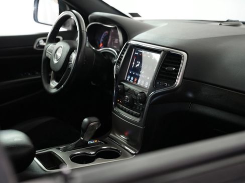 Used 2018 Jeep Grand Cherokee Altitude AWD/4WD image 45