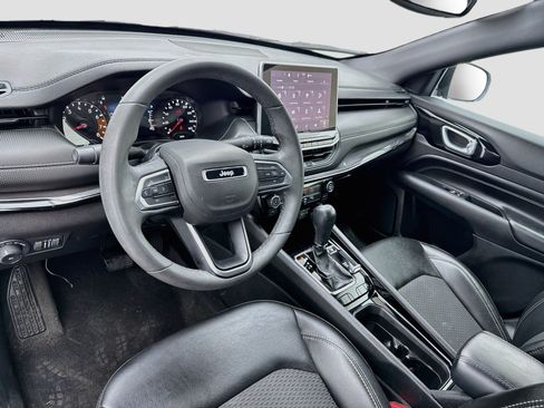 Used 2023 Jeep Compass Latitude AWD/4WD image 7