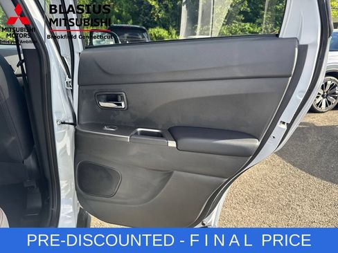 Used 2025 Mitsubishi Outlander Sport SE AWD/4WD image 25