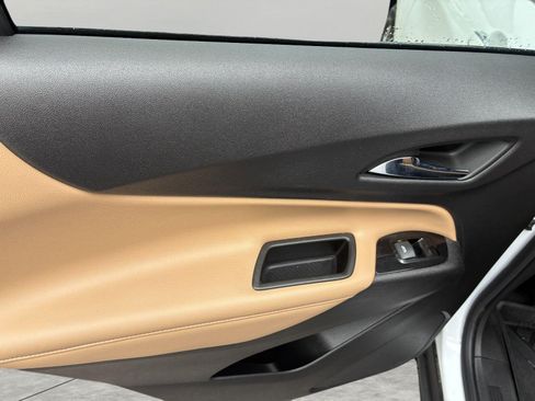 Used 2023 Chevrolet Equinox Premier AWD/4WD image 19