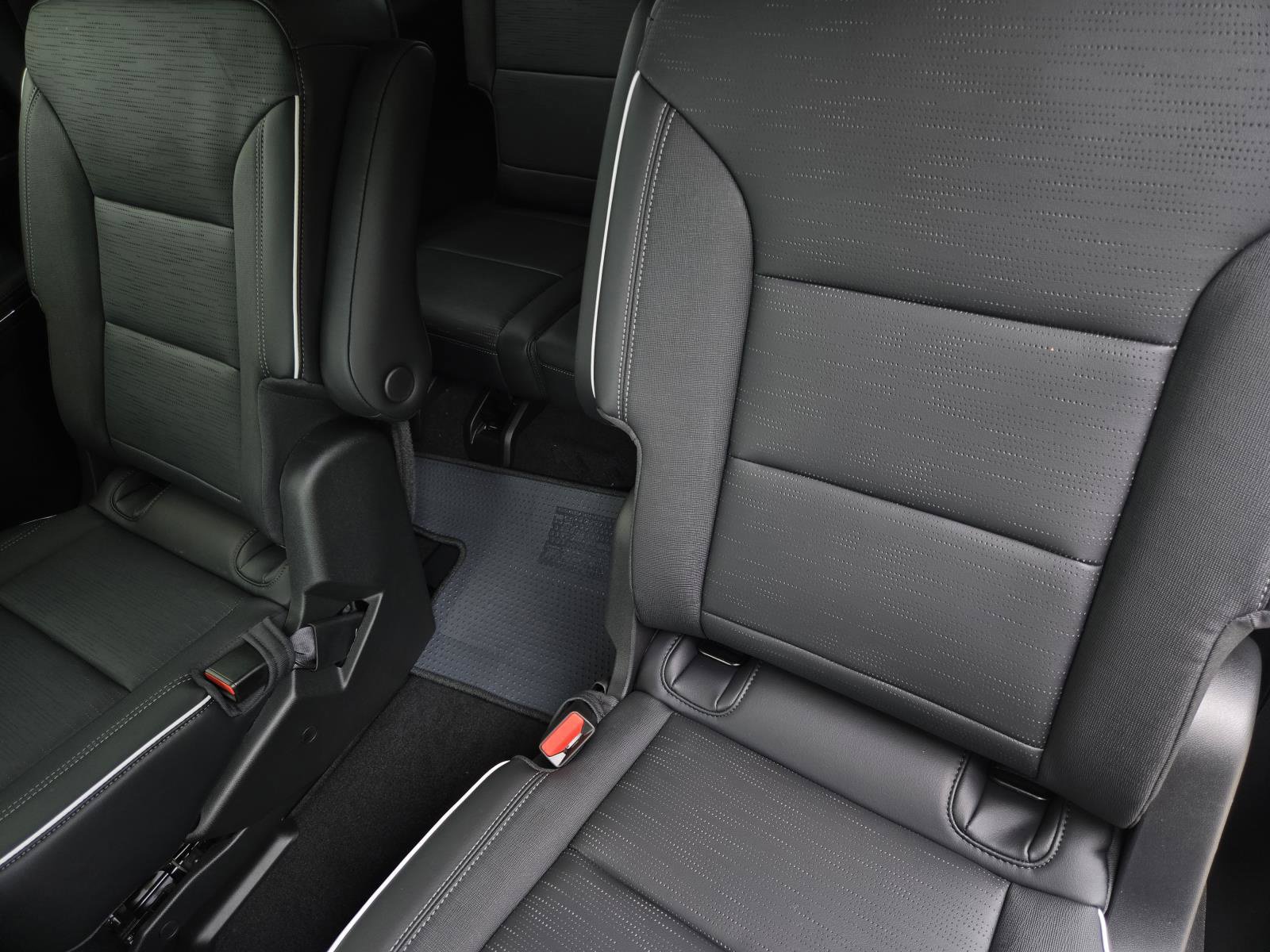New 2026 Buick Enclave Sport Touring w/ Power Package FWD image 5