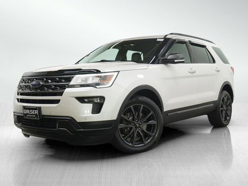 Used 2018 Ford Explorer XLT w/ Equipment Group 202A AWD/4WD image 1