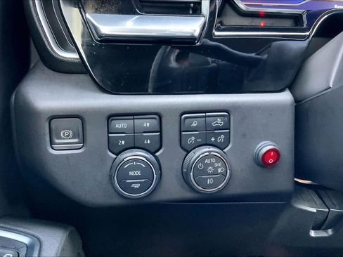 Used 2023 Chevrolet Silverado 1500 LT Trail Boss w/ LT Trail Boss Premium Package AWD/4WD image 34