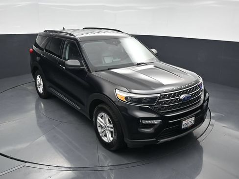 Used 2022 Ford Explorer XLT AWD/4WD image 35