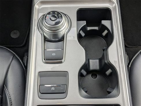 Used 2024 Ford Edge SEL image 29