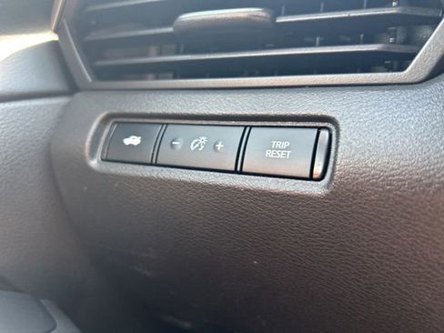 Used 2024 Nissan Altima 2.5 SV FWD image 15