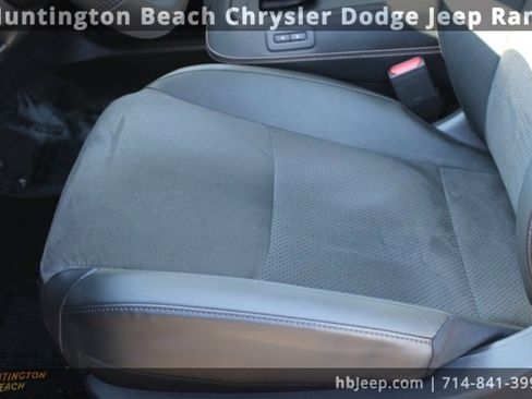 Used 2025 Nissan Ariya FWD image 30