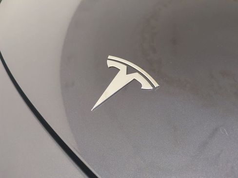 Used 2023 Tesla Model Y AWD image 13