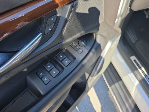 Used 2019 Cadillac Escalade Luxury image 20