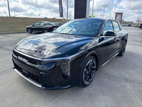 New 2026 Kia K4 GT-Line image 3