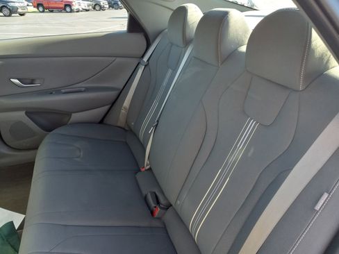 Used 2024 Hyundai Elantra SEL image 12