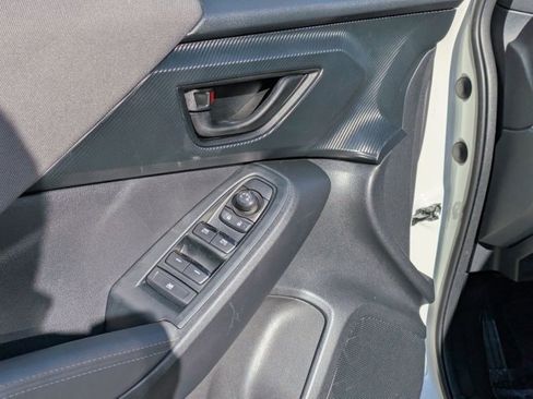 Used 2024 Subaru Crosstrek 2.0i Premium image 3