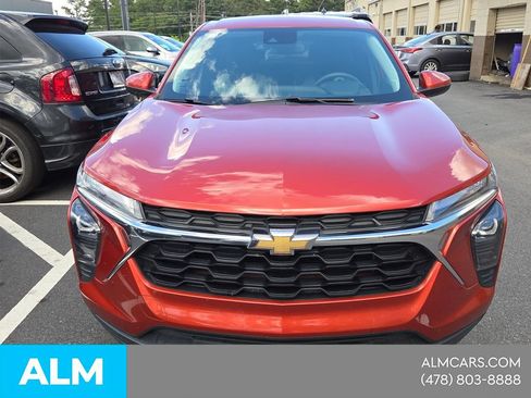 Used 2024 Chevrolet Trax LS w/ LS Convenience Package FWD image 8