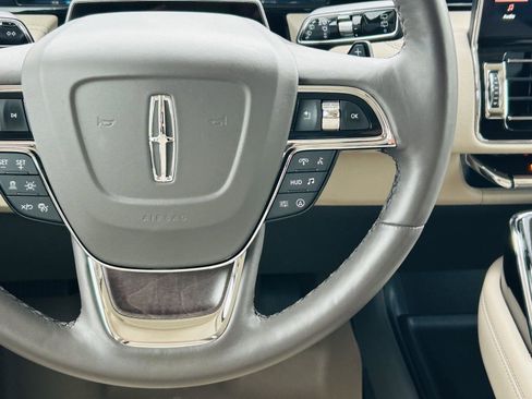 Used 2023 Lincoln Navigator Reserve AWD/4WD image 27