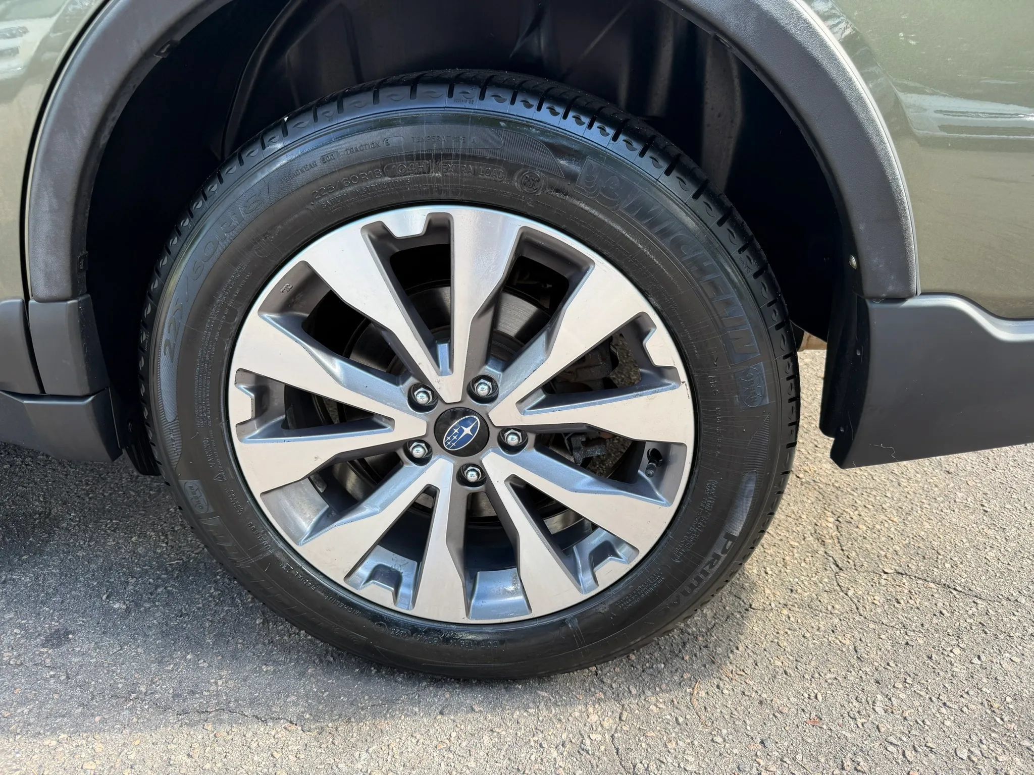 Used 2018 Subaru Outback 3.6R Touring AWD/4WD image 39