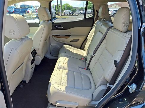 Used 2017 GMC Acadia Denali w/ Technology Package FWD image 11