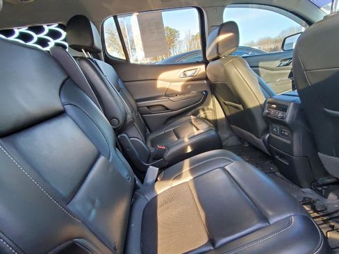 Used 2021 GMC Acadia SLT w/ Elevation Edition image 6